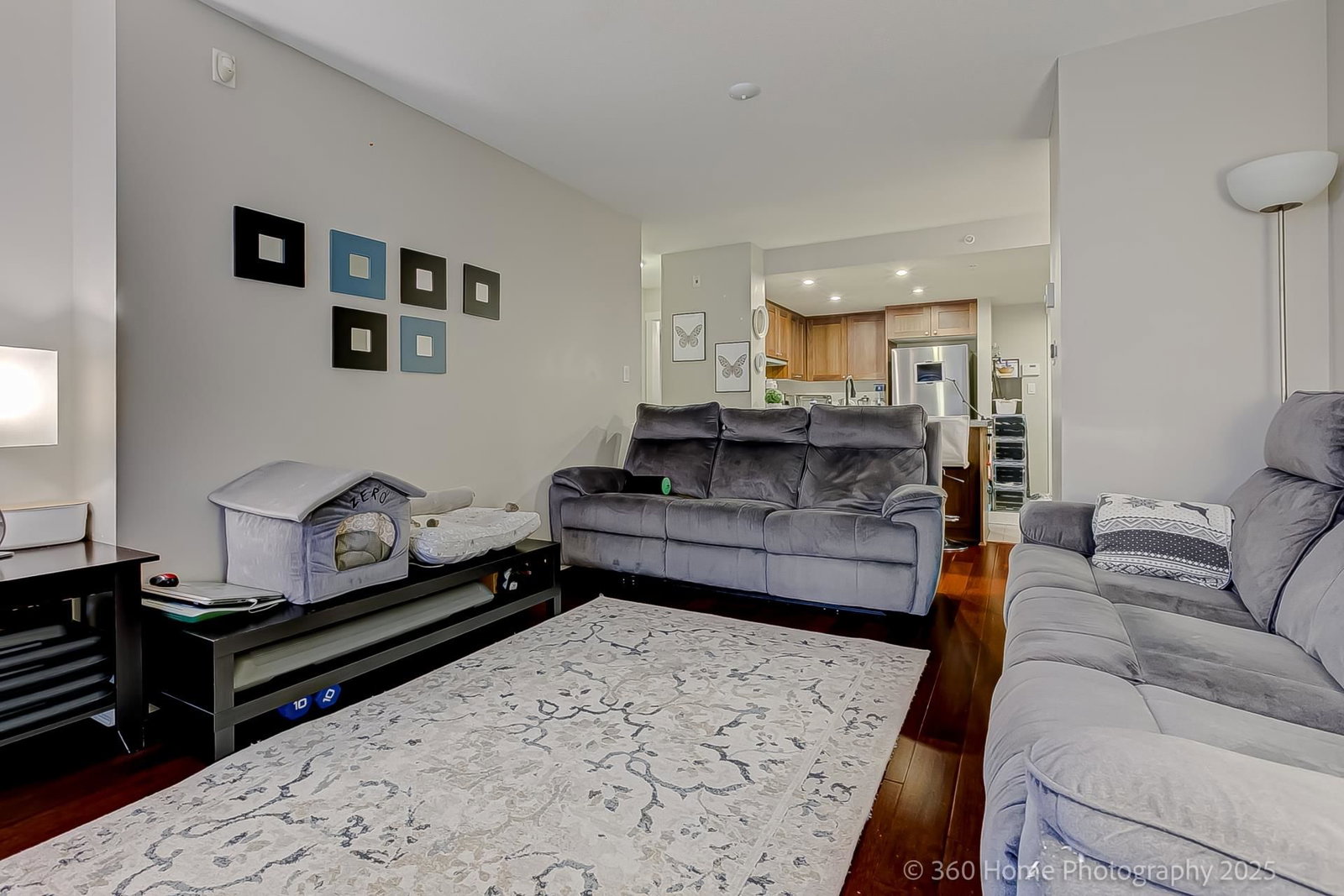 Listing Image 12