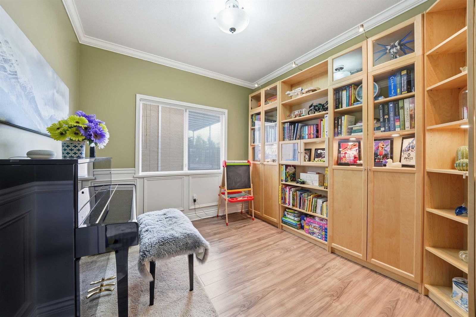 Listing Image 11