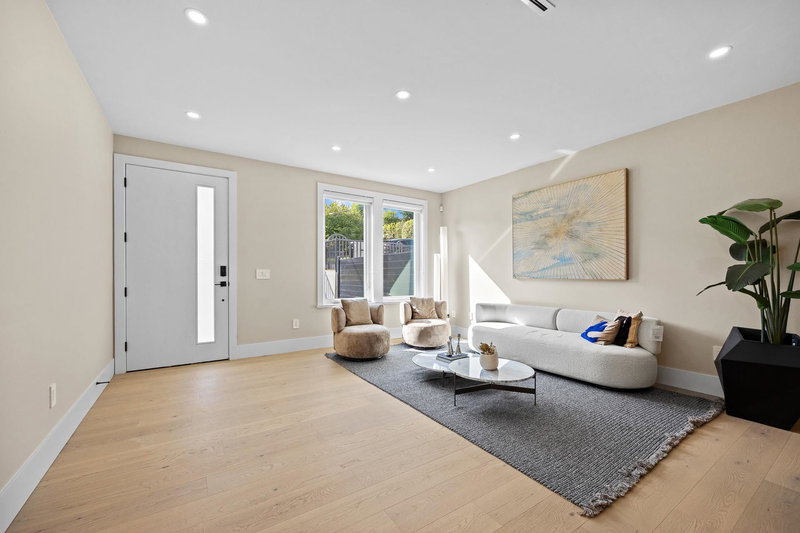 2 - 5115 Buxton Street, Burnaby, V5H 1J7 | Image 2