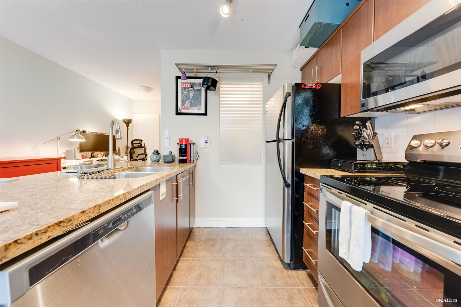 Listing Image 10