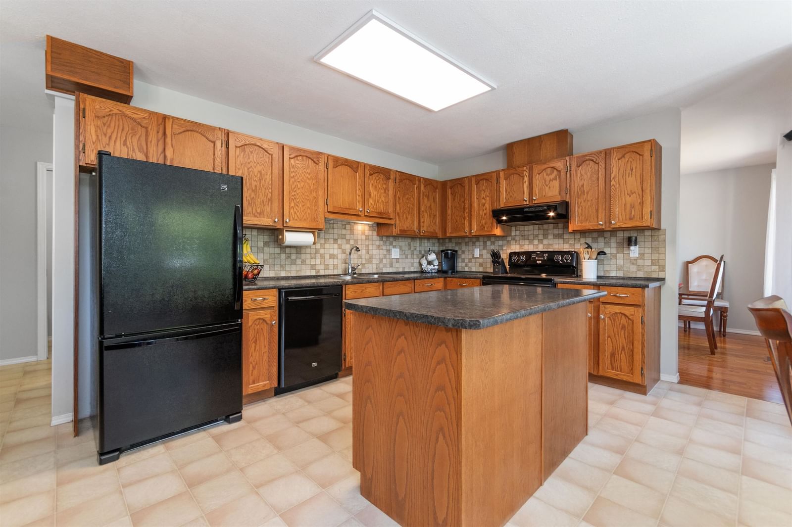 Listing Image 12