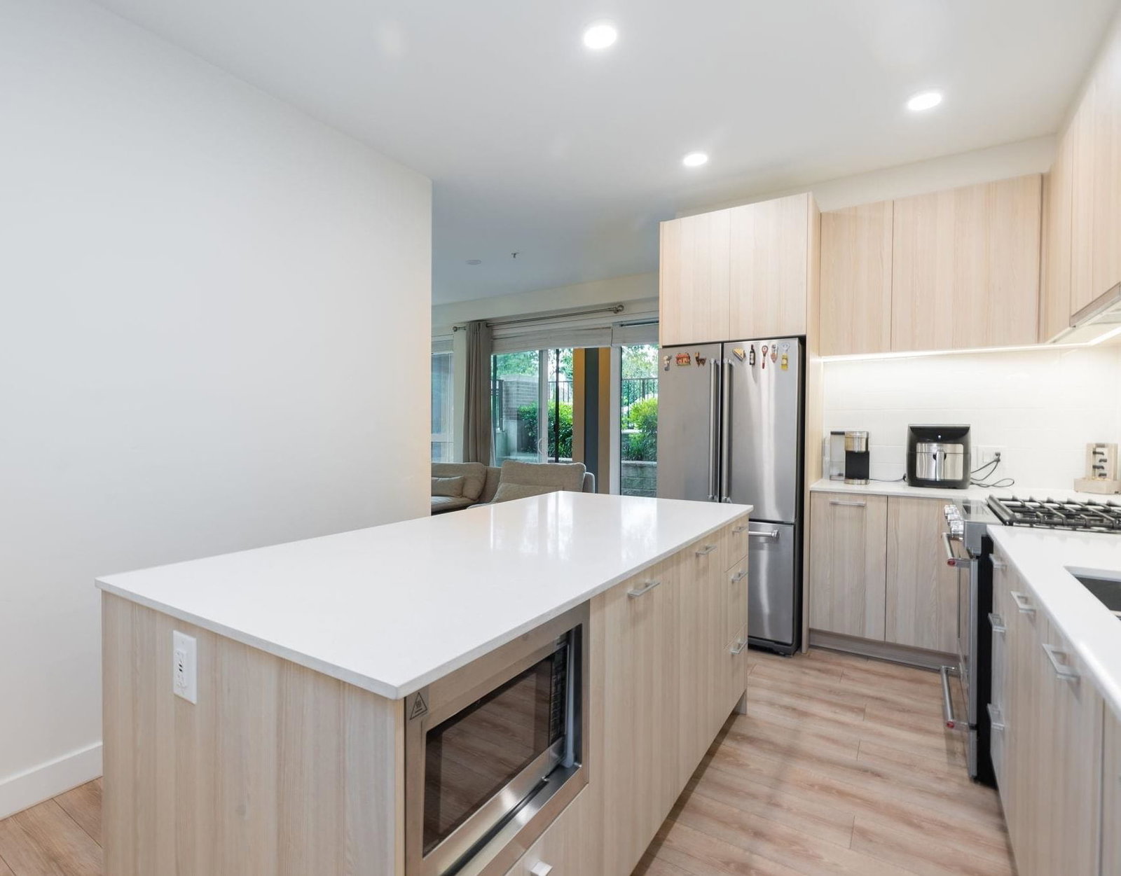 Listing Image 10