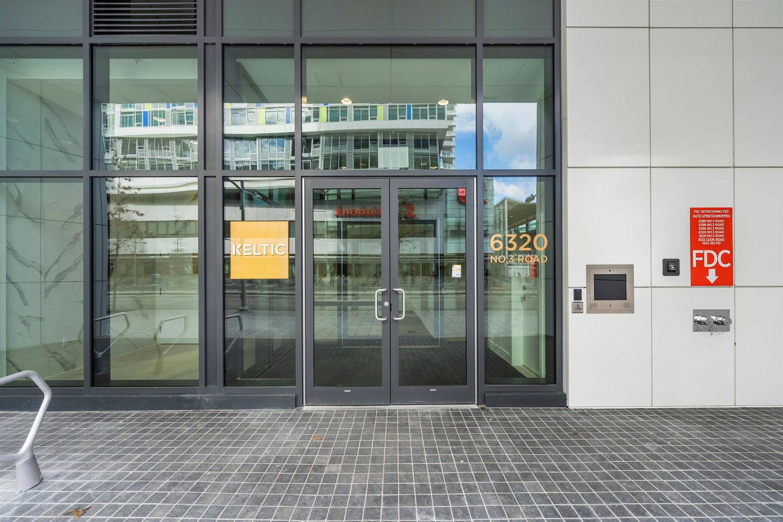 Listing Image 17