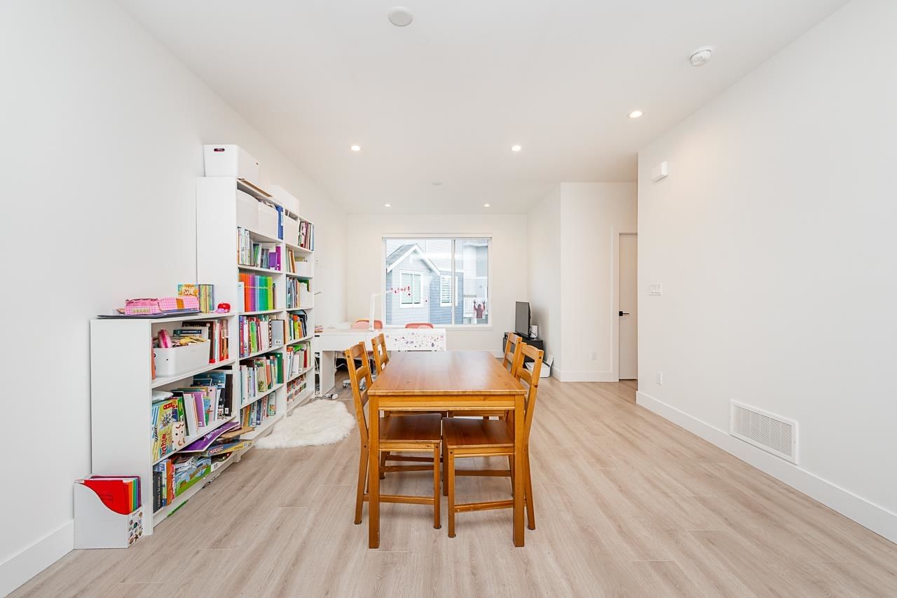 Listing Image 11