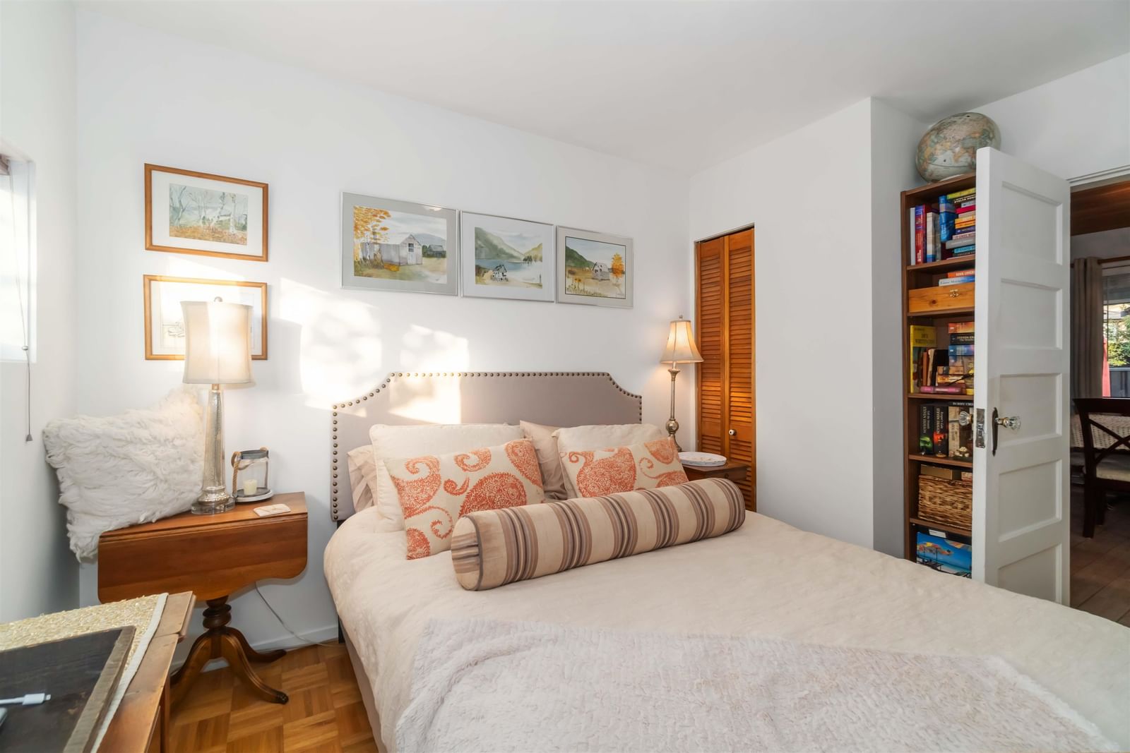 Listing Image 12