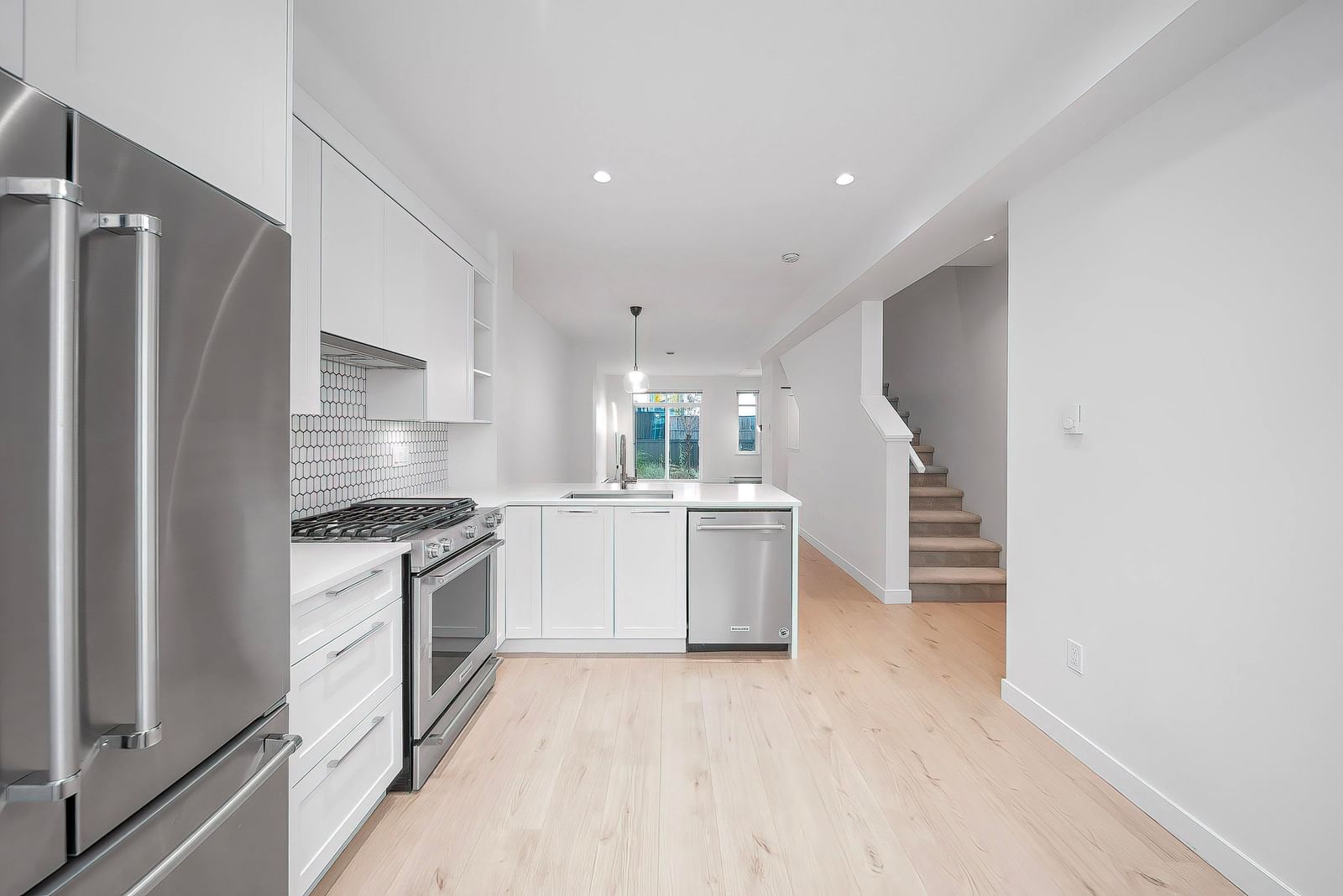 Listing Image 15