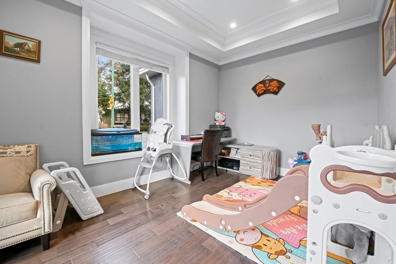 Listing Image 10