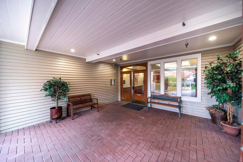 203 - 5270 Oakmount Crescent, Burnaby, V5H 4S1 | Image 3