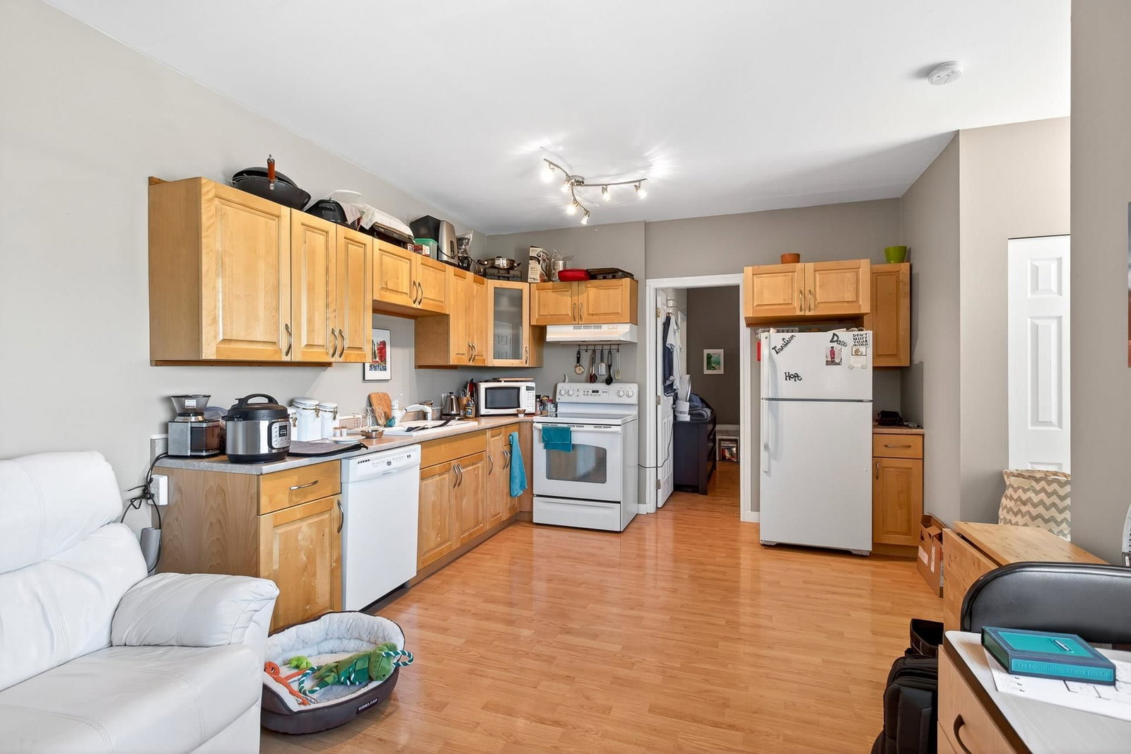 Listing Image 6