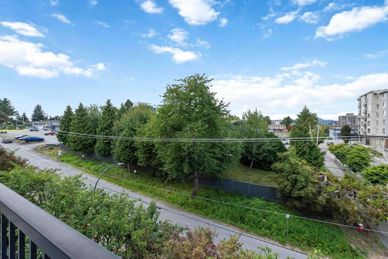 404 - 22290 North Avenue, Maple Ridge, V2X 8Z8 | Image 2