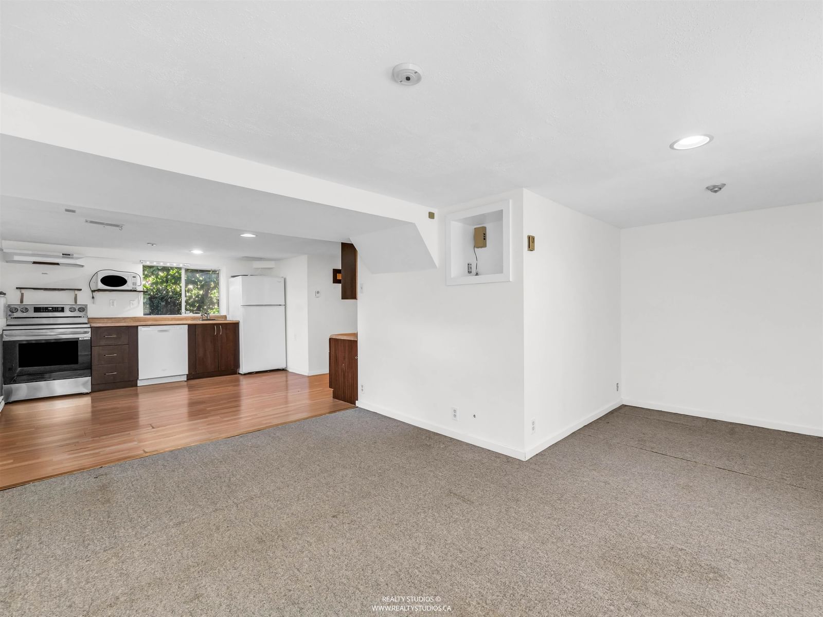 Listing Image 27