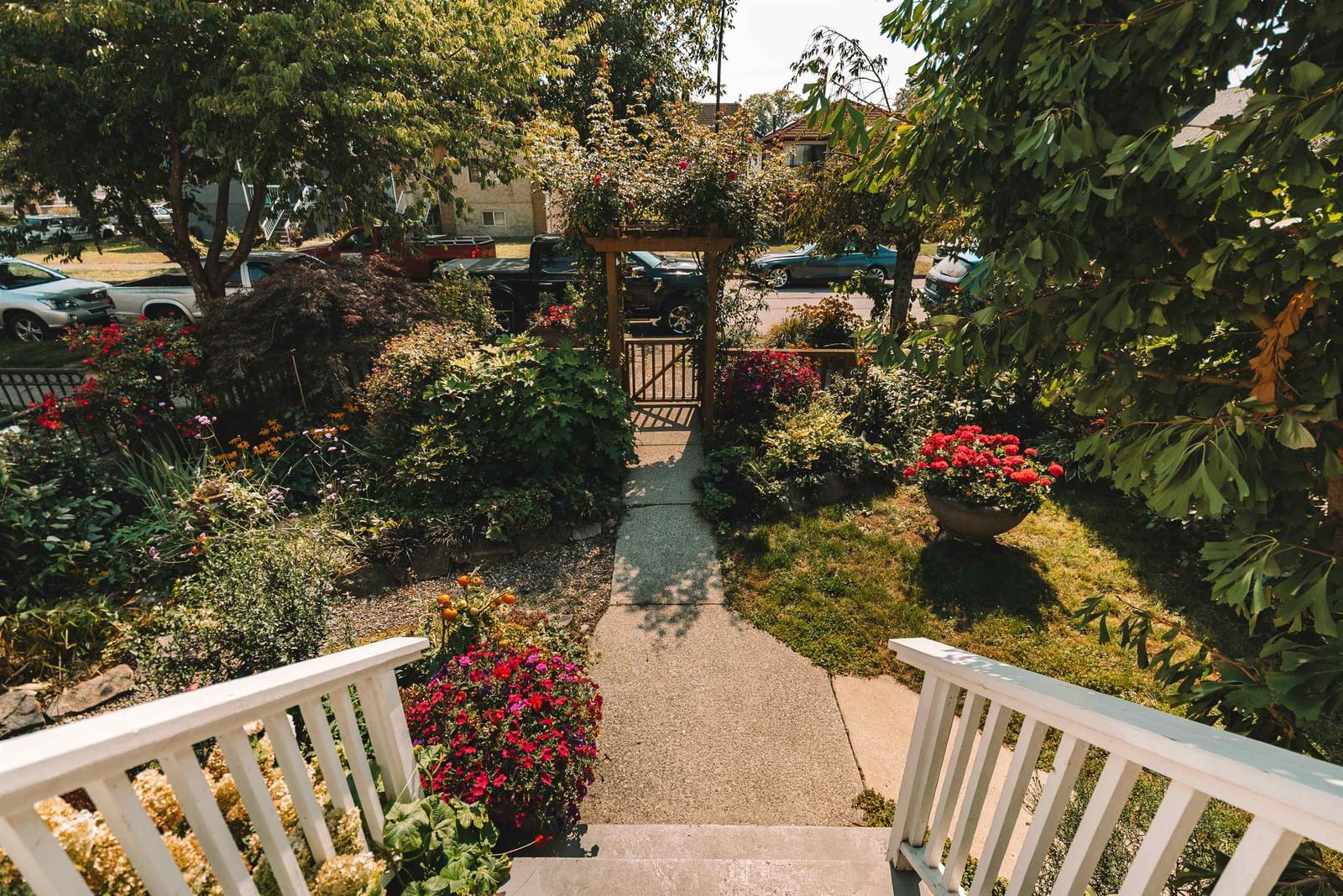 Listing Image 6