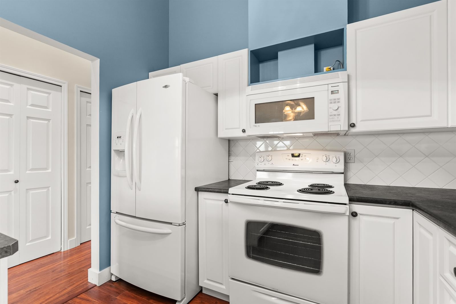 Listing Image 18