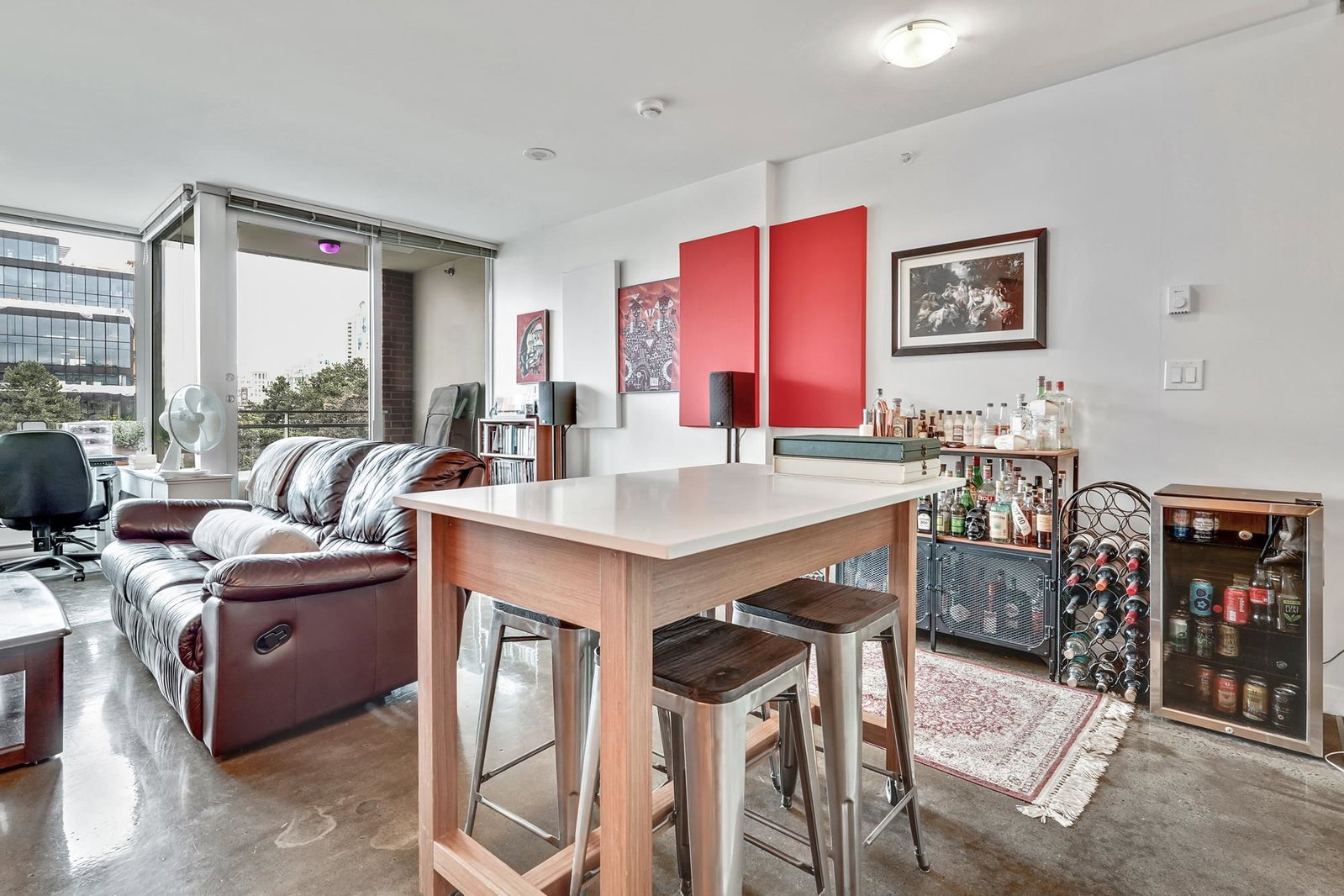 Listing Image 10