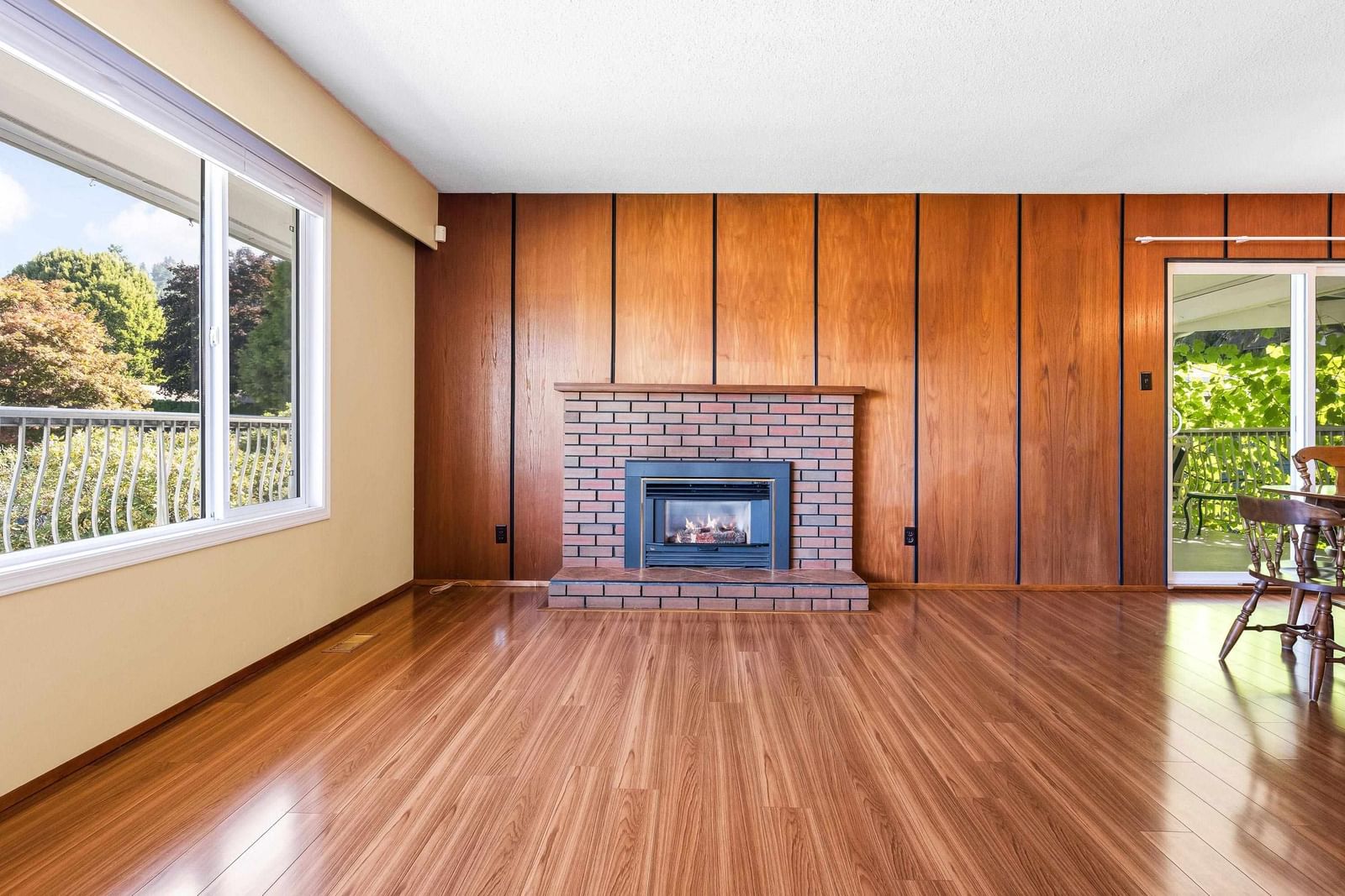 Listing Image 5