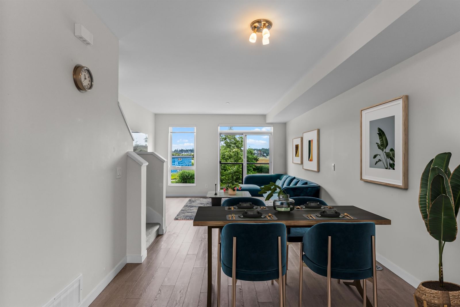 Listing Image 10