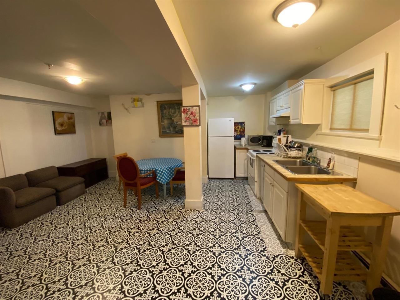Listing Image 8