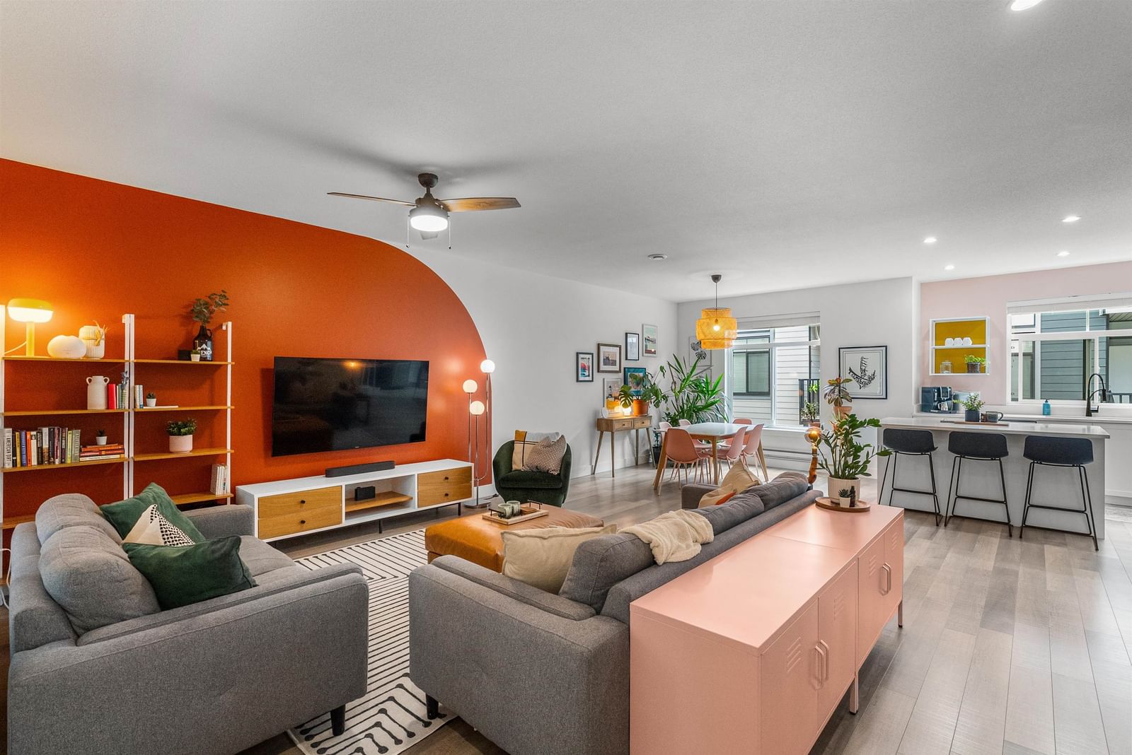 Listing Image 12