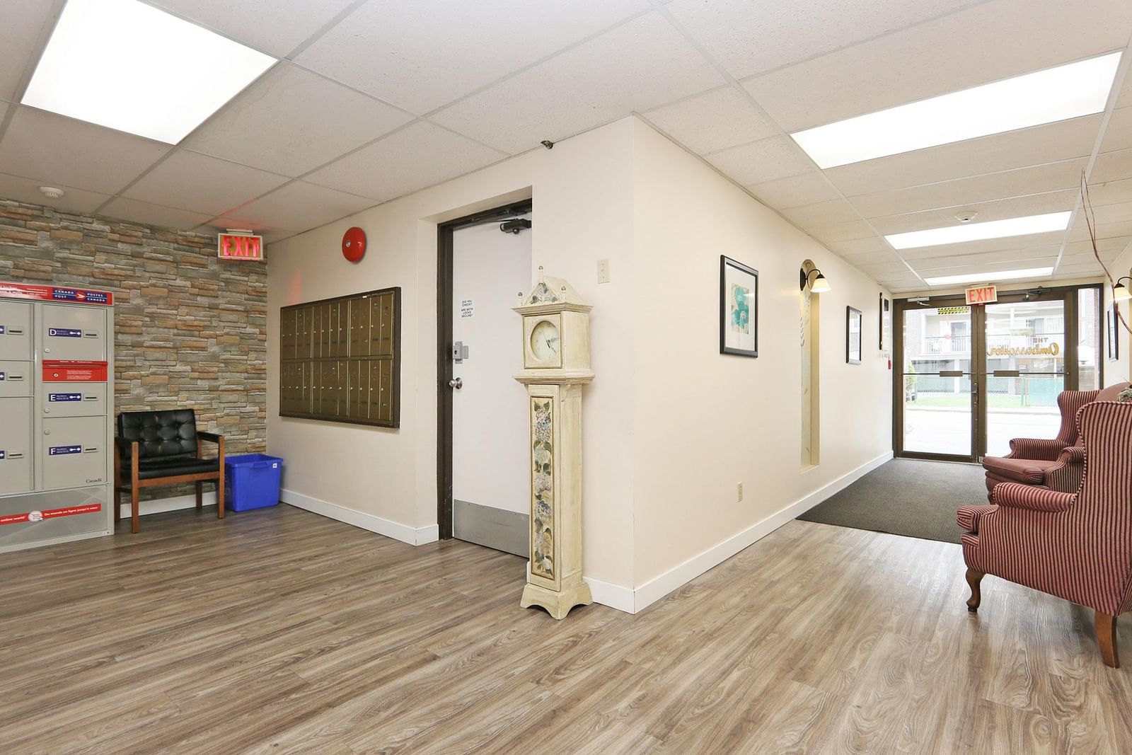 Listing Image 19