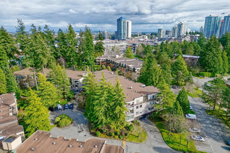 203 - 1740 Southmere Crescent