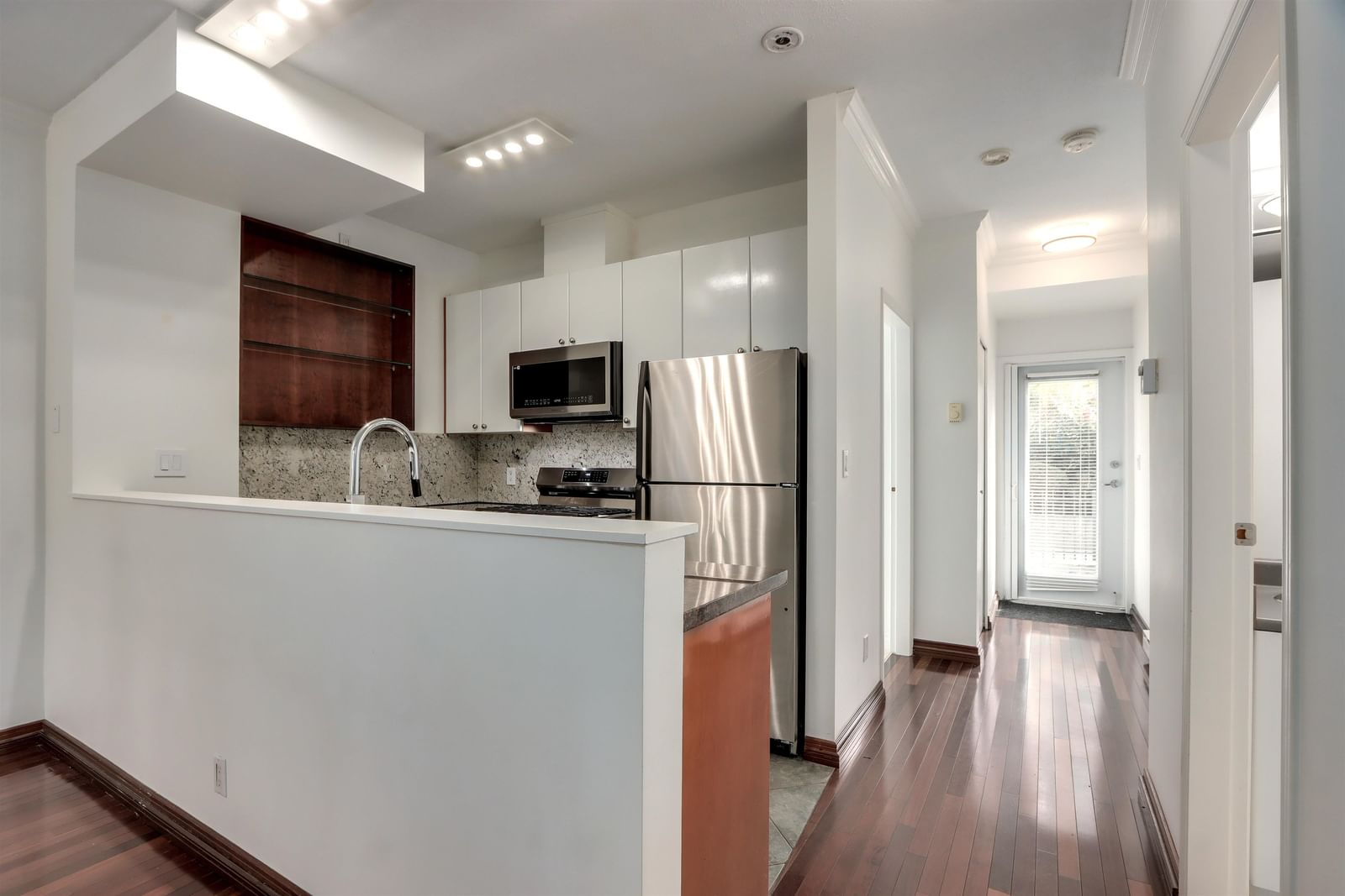 Listing Image 18