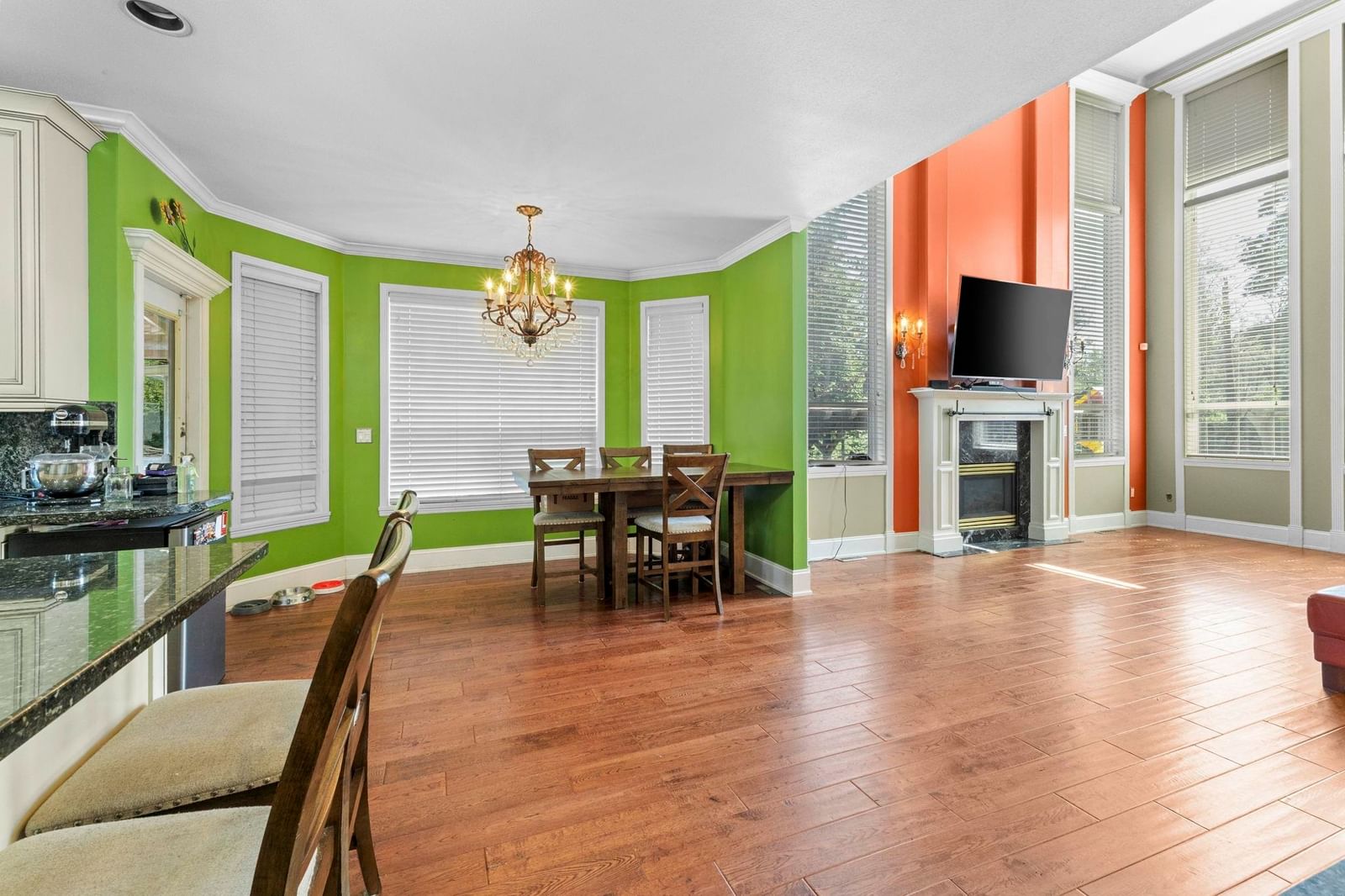 Listing Image 15