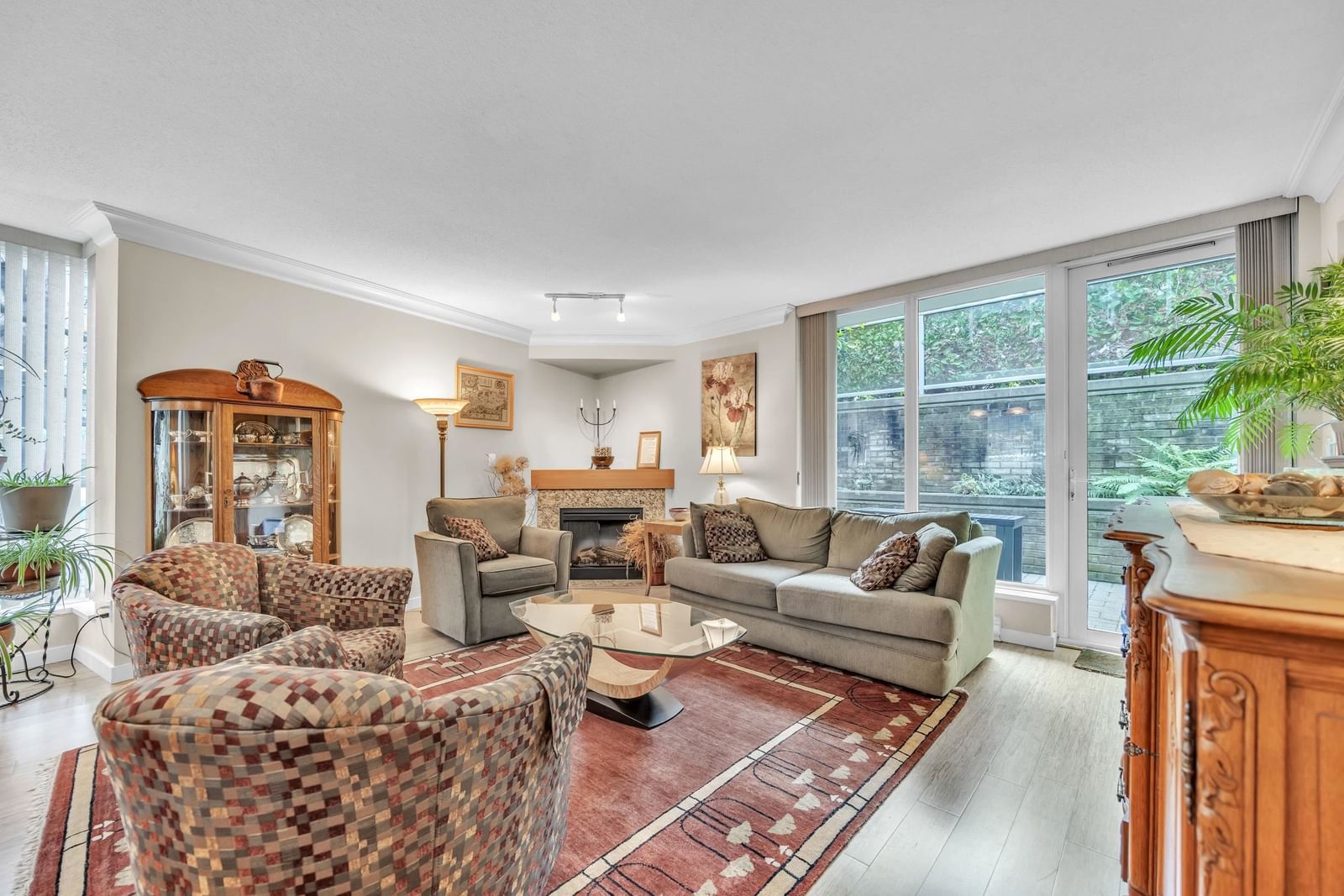 Listing Image 9