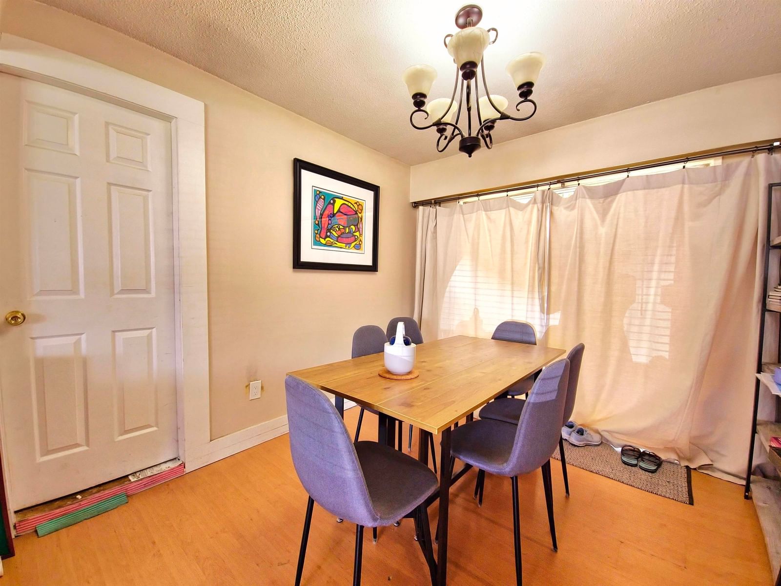 Listing Image 5