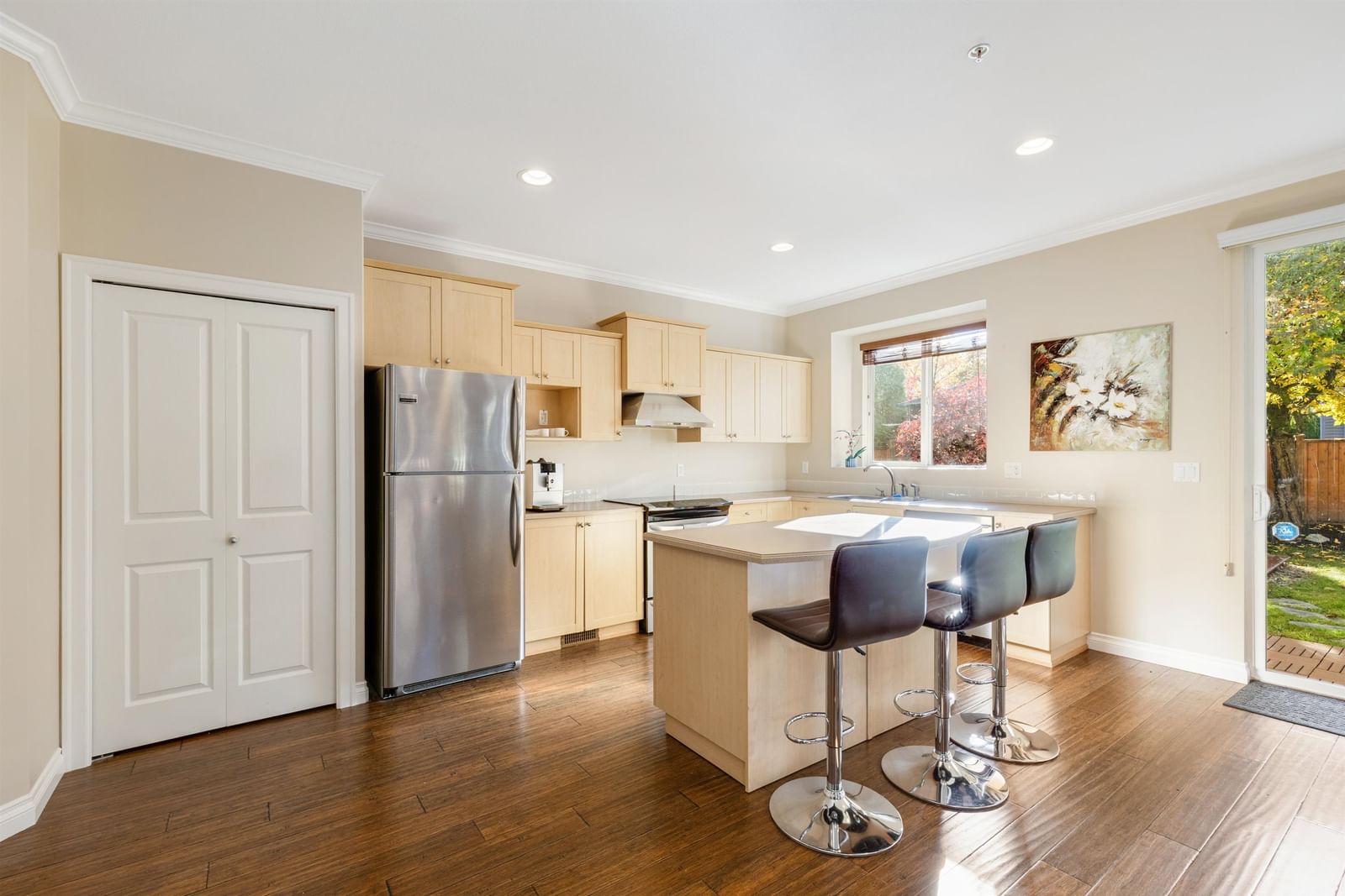 Listing Image 9