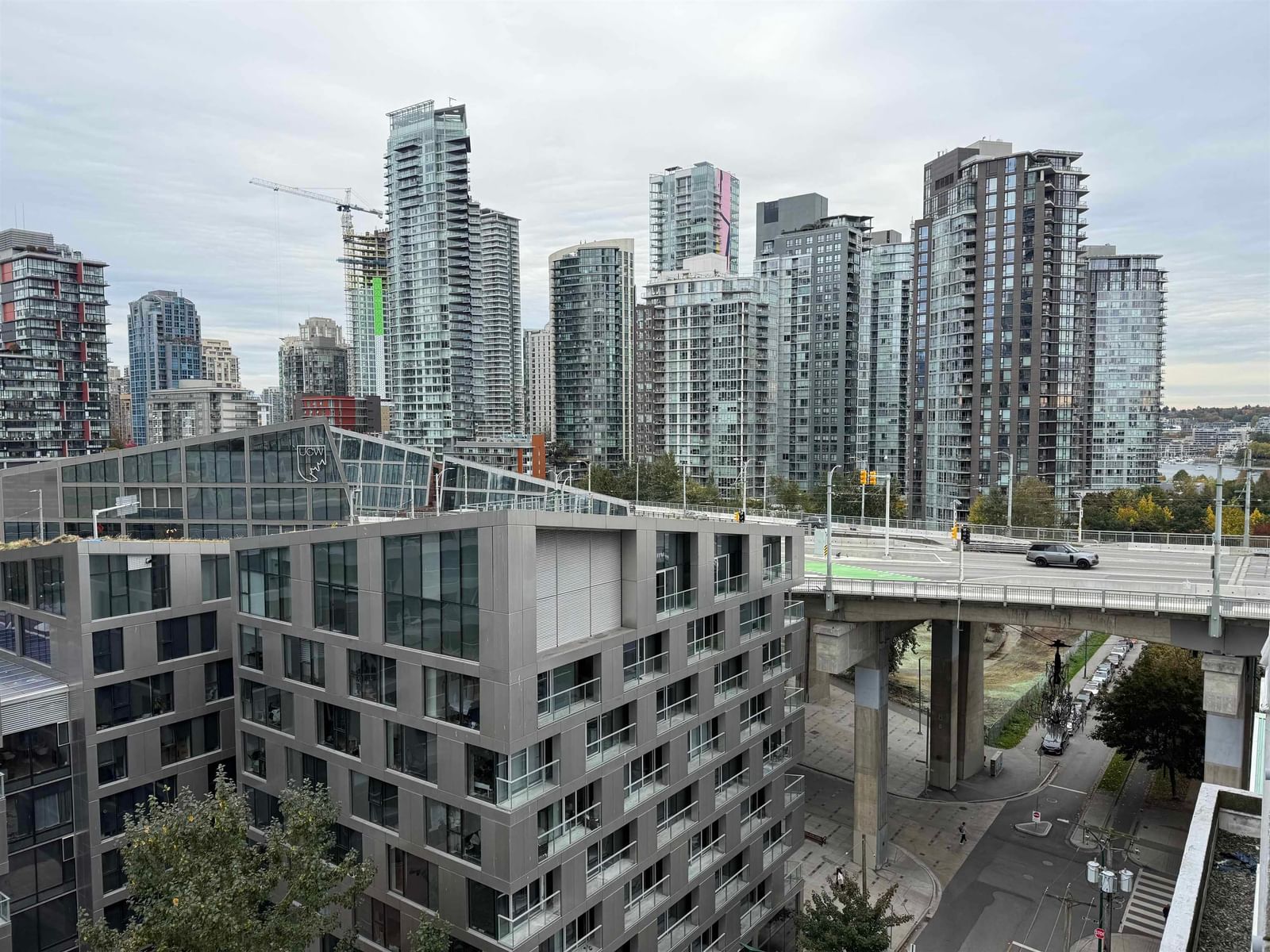 Listing Image 11