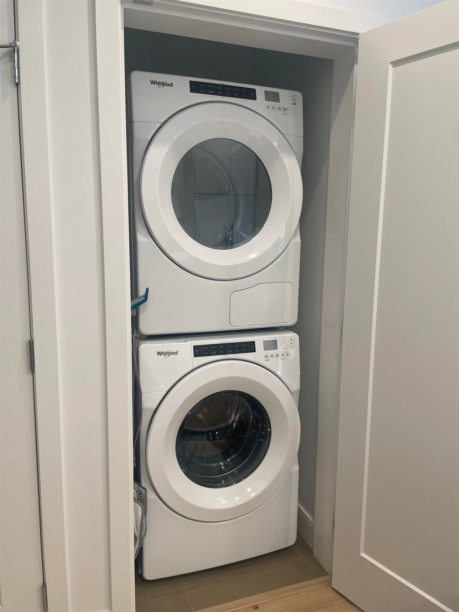 Listing Image 11