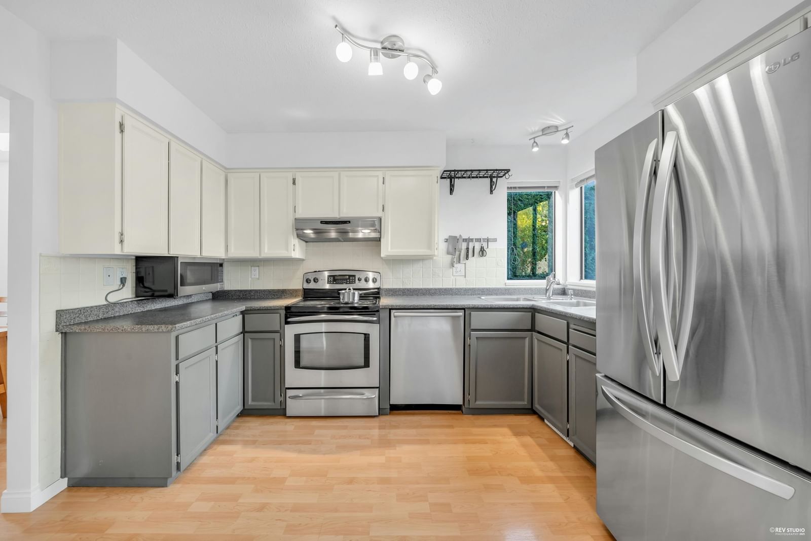 Listing Image 18