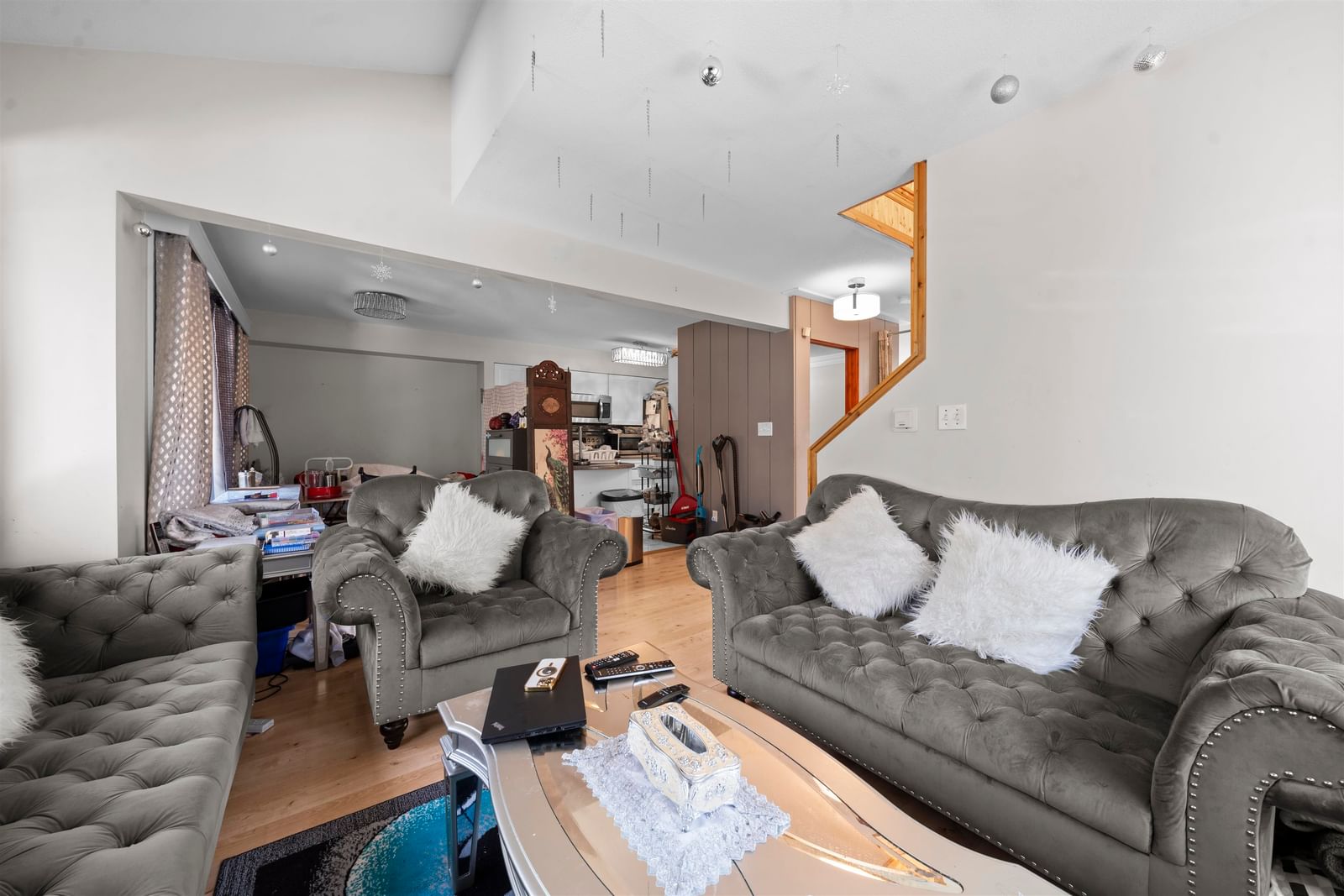 Listing Image 8