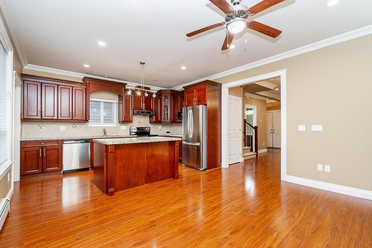 Listing Image 11