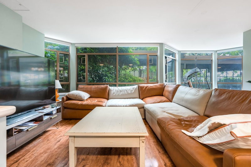 101 - 15111 Russell Avenue, White Rock, V4B 2P4 | Image 3