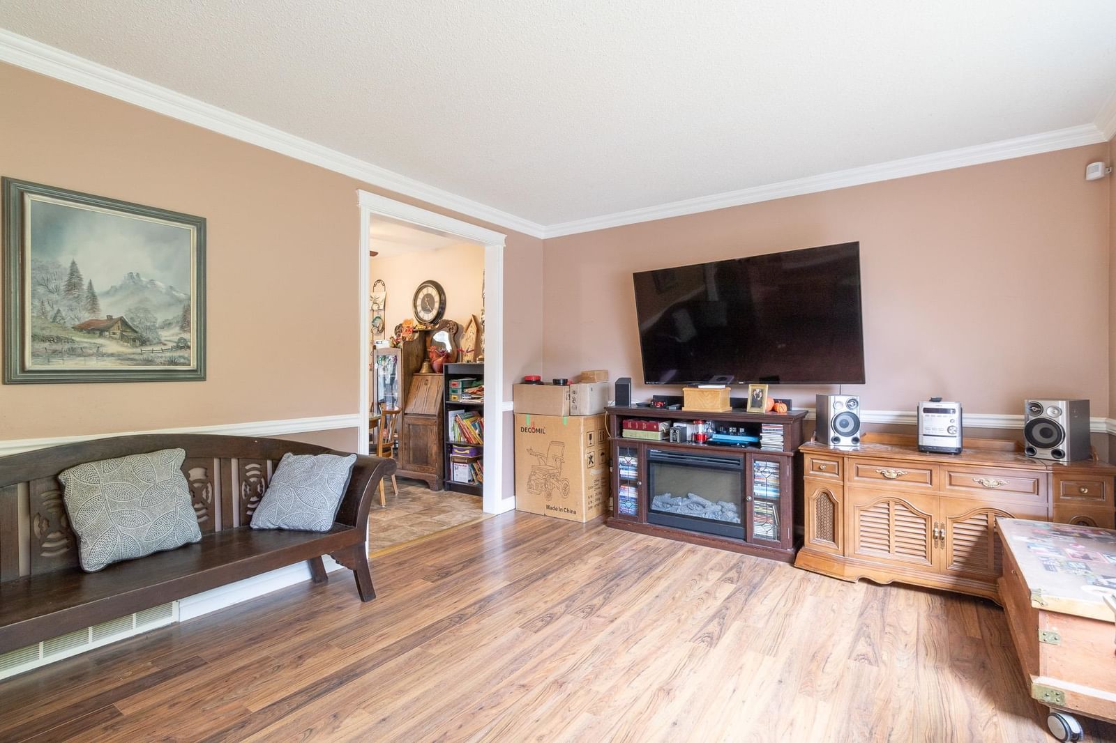 Listing Image 4