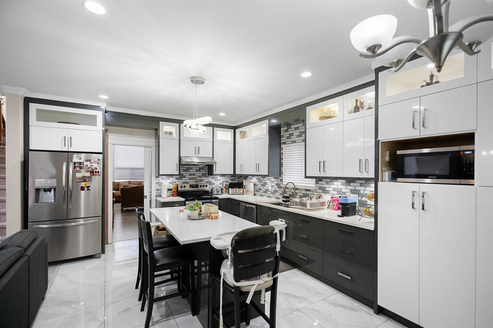Listing Image 14