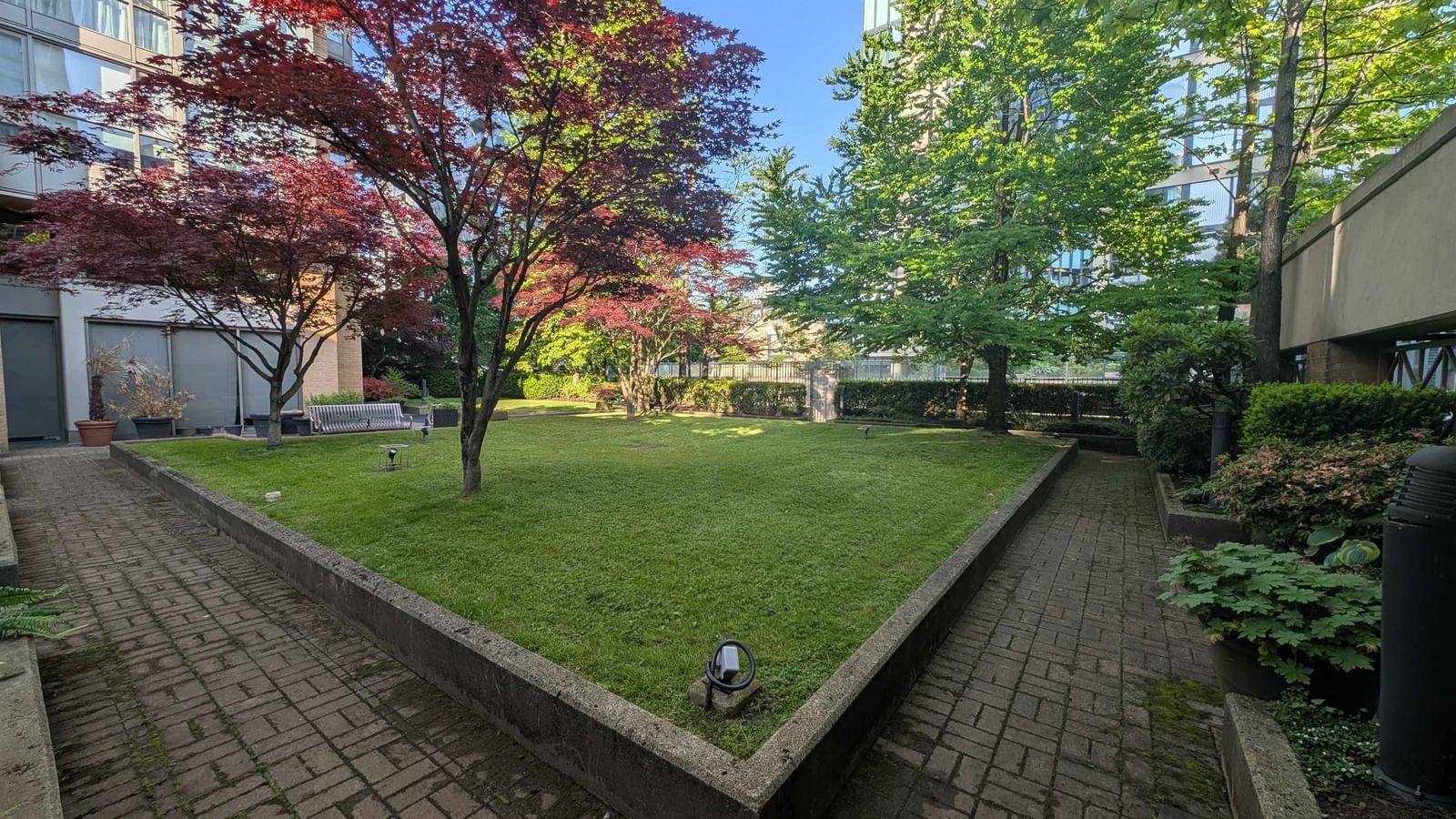 Listing Image 10