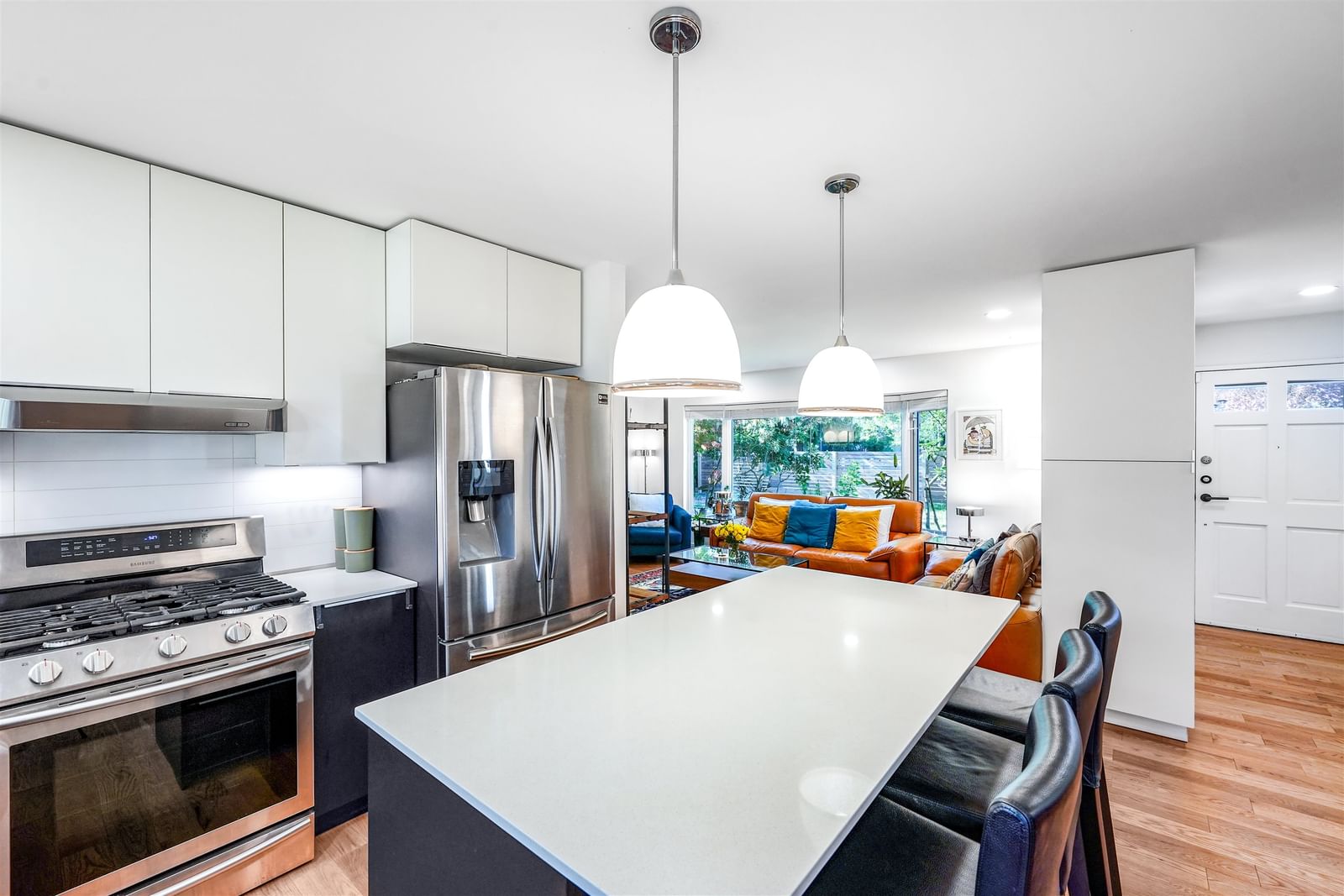 Listing Image 10
