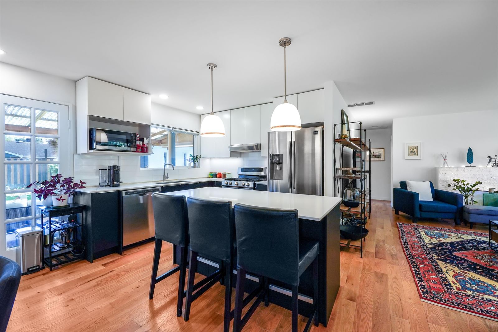 Listing Image 12