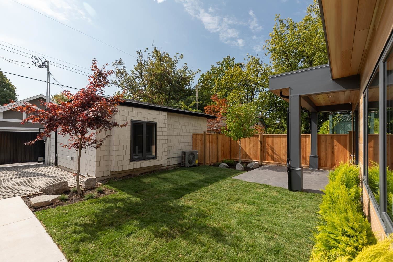 Listing Image 11