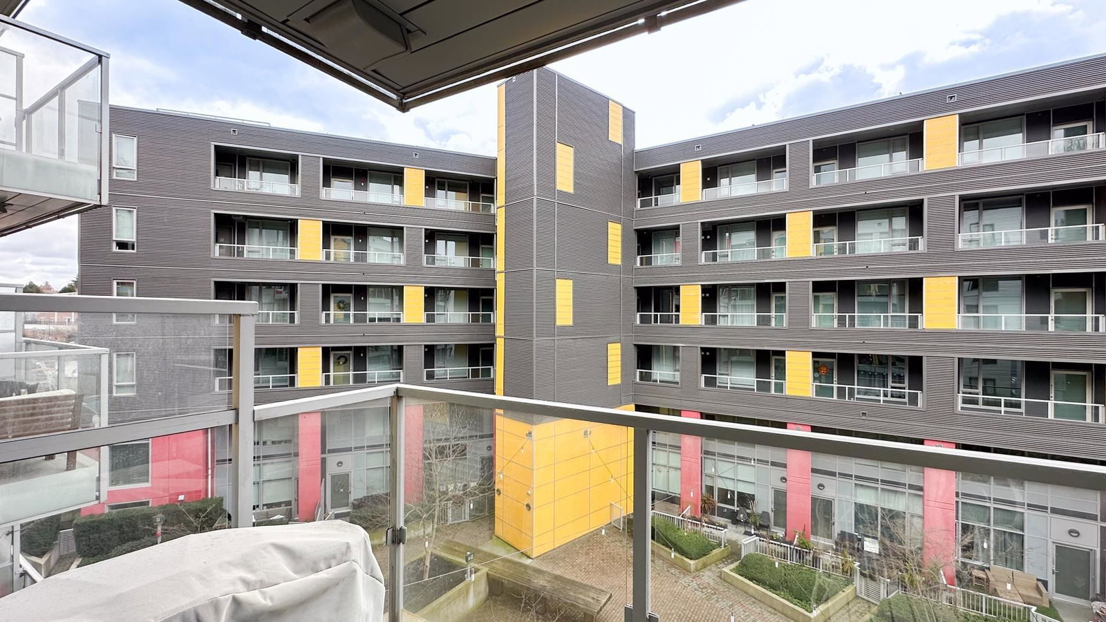 Listing Image 11