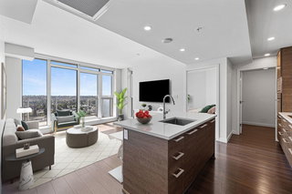 2209 - 285 10th Avenue E