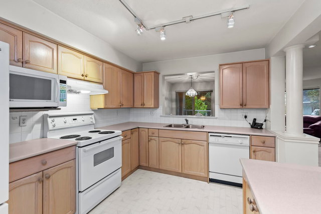 208 - 2575 Ware Street