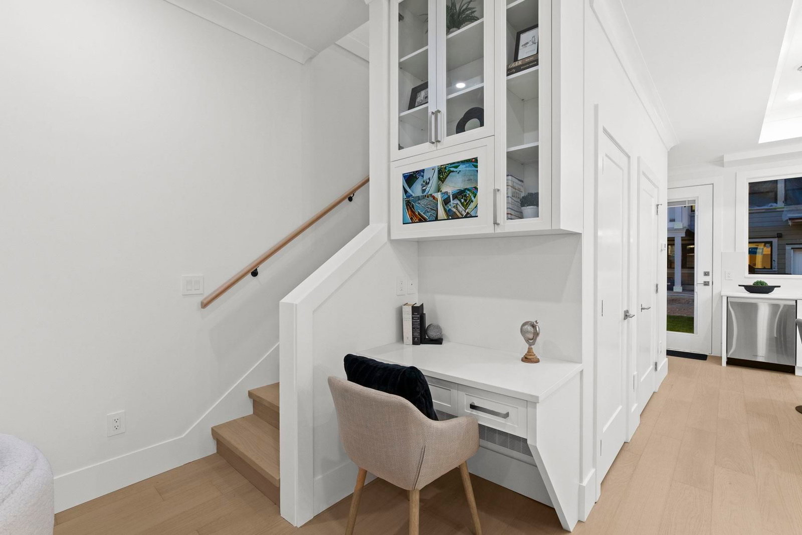 Listing Image 19