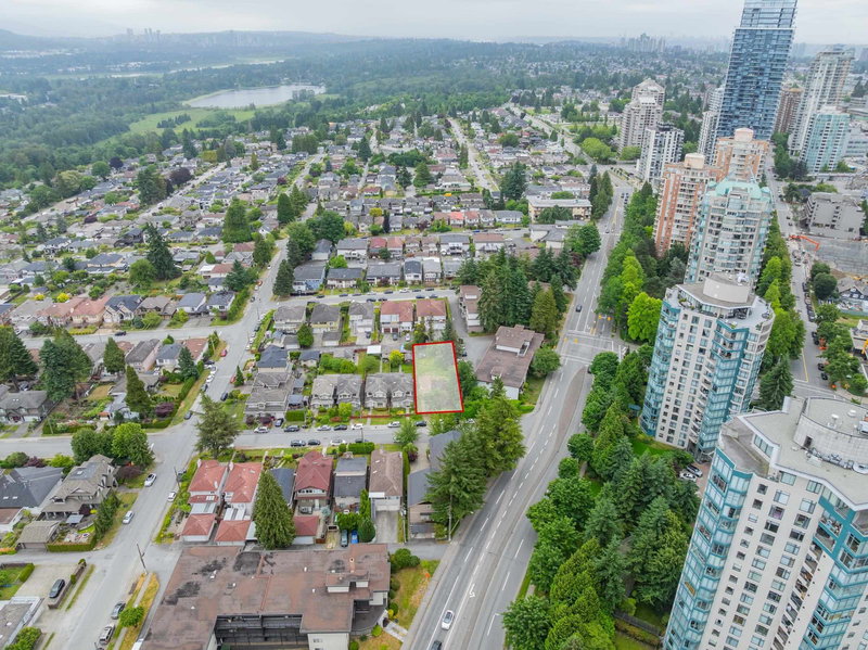 5864 Pioneer Avenue, Burnaby, V5H 2X7 | Image 2