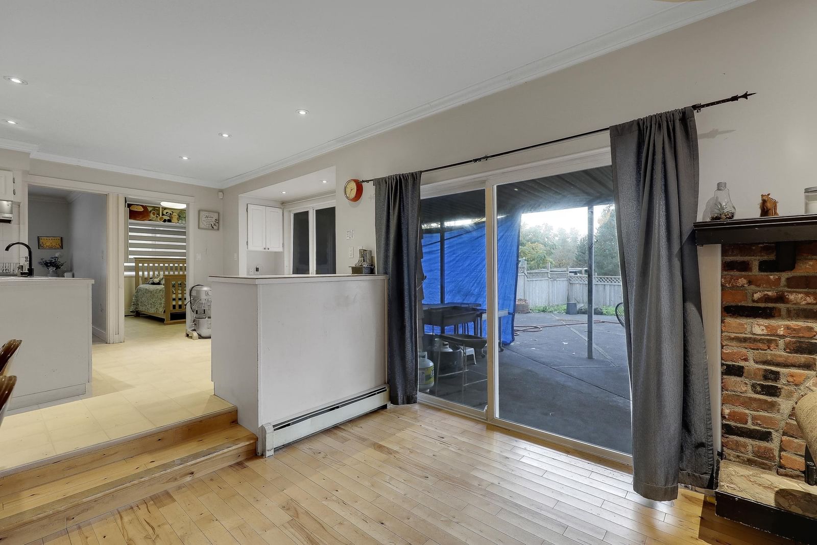 Listing Image 11