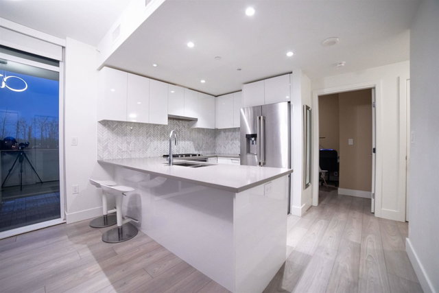 201 - 3581 Kent Avenue NE