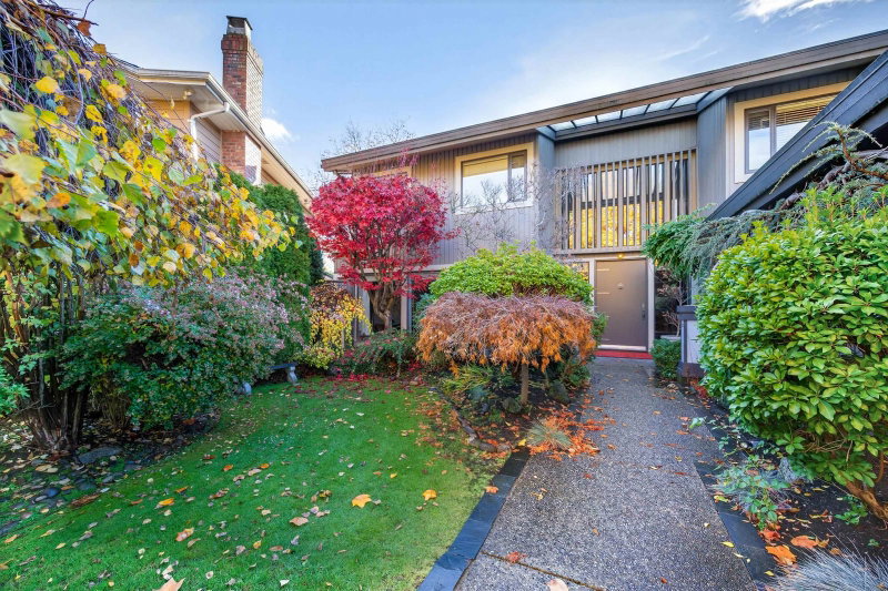 5891 Laurelwood Court