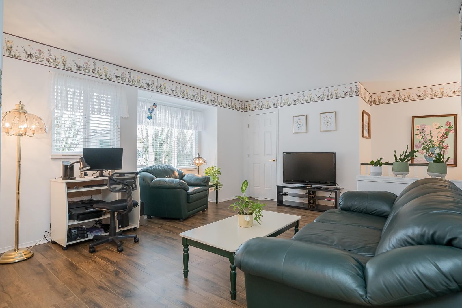 Listing photo 4